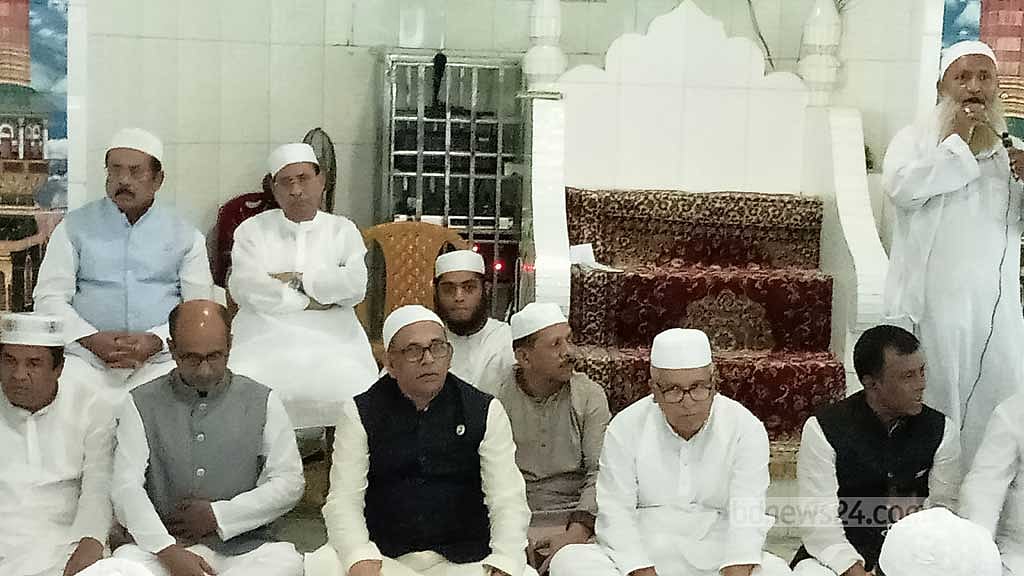 হাতে-পায়ে ধরে মানুষকে বোঝান, আল্লাহর ওয়াস্তে খোকনকে ভোট দিন: নানক