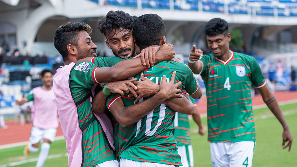 মালদ্বীপকে উড়িয়ে সাফে টিকে থাকল বাংলাদেশ