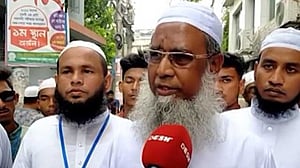 হাতপাখায় দিলে নৌকা আসতেছে, অভিযোগ খুলনার প্রার্থী আওয়ালের