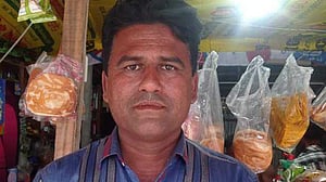 আওয়ামী লীগ নেতার চাল আত্মসাৎ, অভিযোগ আরেক নেতার