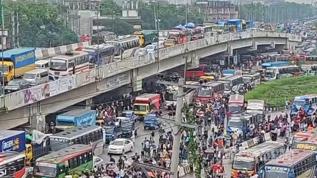 গাজীপুর মহাসড়কে ধীর গতি, গাড়িরও অভাব