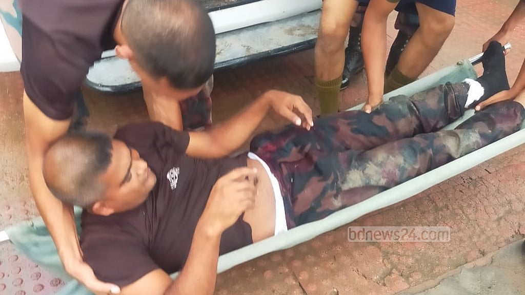 গাজীপুরে ট্রাক চাপায় বিজিবি সদস্যের মৃত্যু, আহত আরও ৬