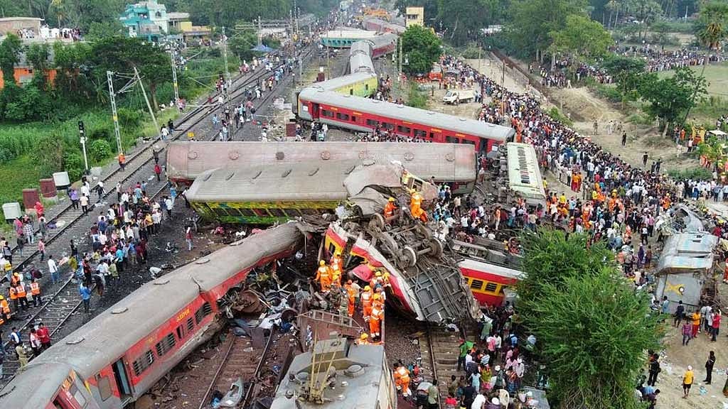 ‘নাশকতার’ ইঙ্গিত, উড়িষ্যার ট্রেন দুর্ঘটনার তদন্তে সিবিআই
