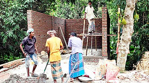 কুষ্টিয়ায় সরকারি জমি দখলের অভিযোগ র‌্যাব সদস্যের বিরুদ্ধে