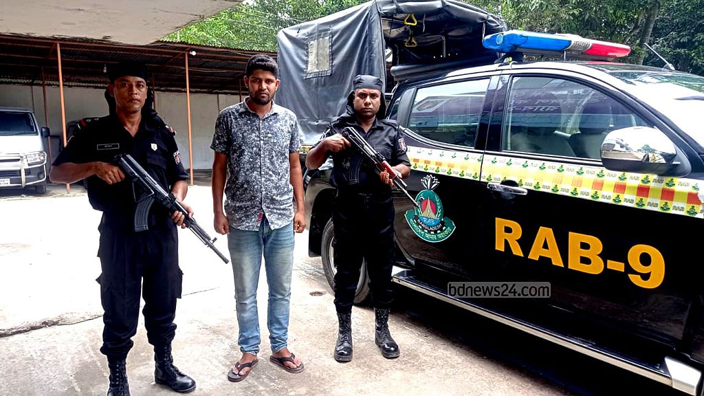 মৌলভীবাজারে ৭৬টি ট্রেনের টিকেটসহ একজন গ্রেপ্তার