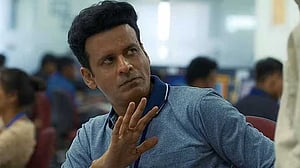 পাহাড় টানছে মনোজকে