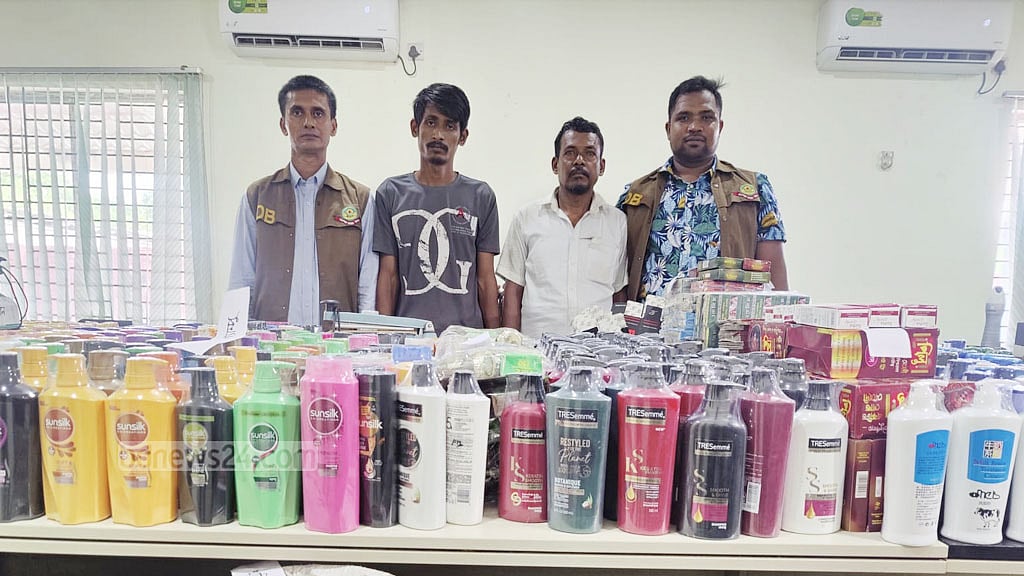চট্টগ্রামে নকল প্রসাধনীর কারখানায় হানা, গ্রেপ্তার ২