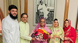 প্রধানমন্ত্রীর সঙ্গে দেখা করলেন বরিশালের নতুন মেয়র