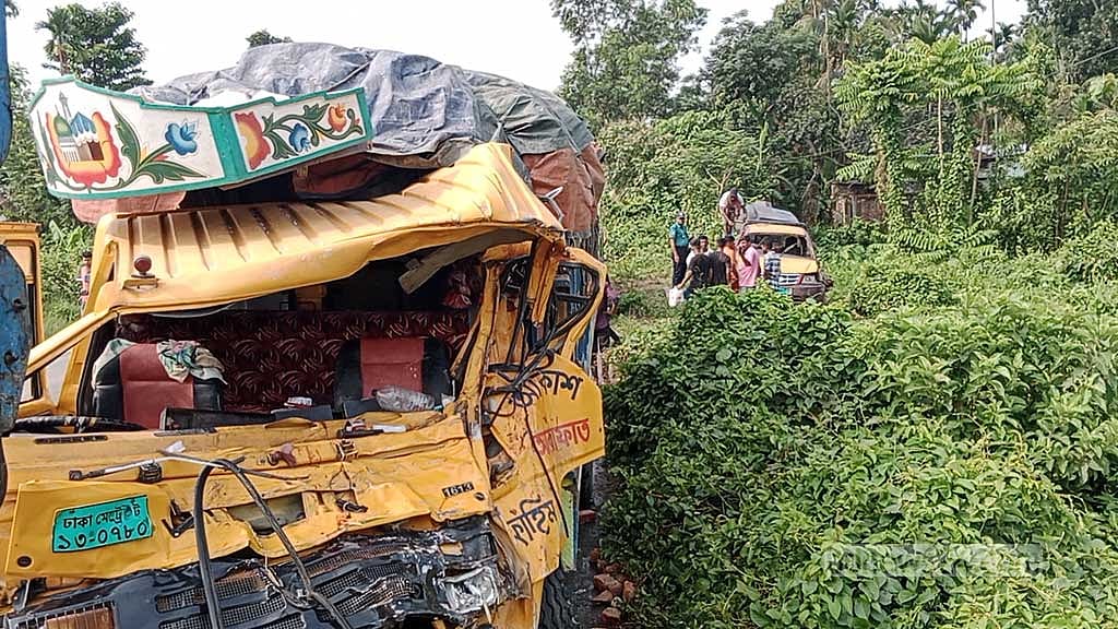 সিলেটে ট্রাক ও পিকআপের সংঘর্ষে নিহত ১৪