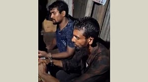 লক্ষ্মীপুরে স্বর্ণের দোকানে লুট, ‘ডাকাতের গাড়িচাপায়’ পথচারী নিহত