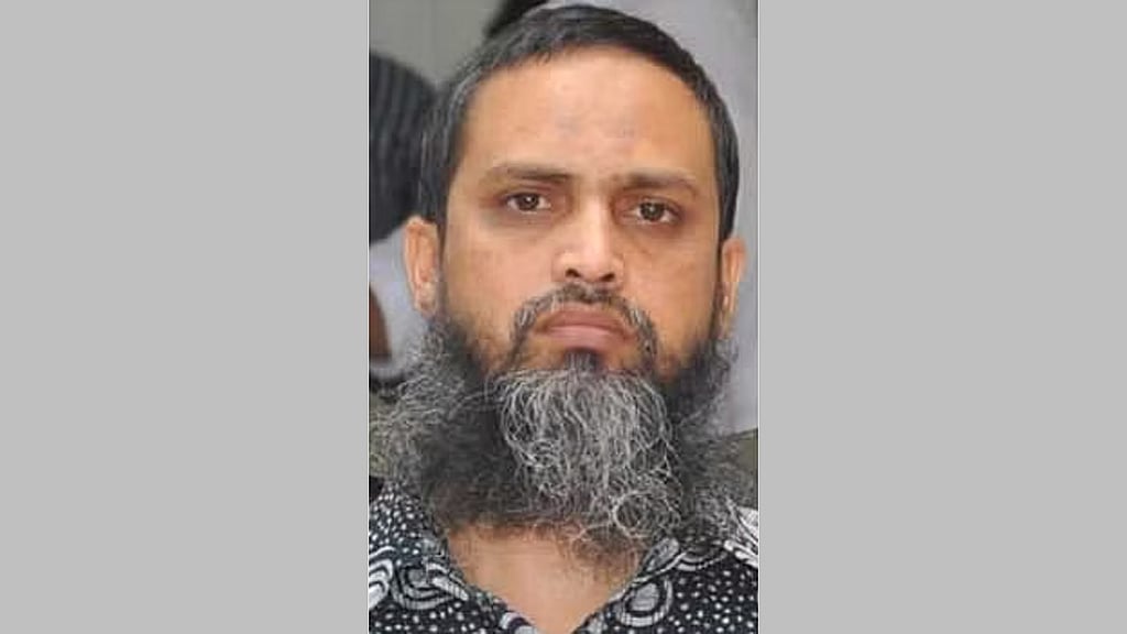 জামাতুল আনসারের ‘প্রতিষ্ঠাতা’ শামিন মাহফুজ স্ত্রীসহ গ্রেপ্তার