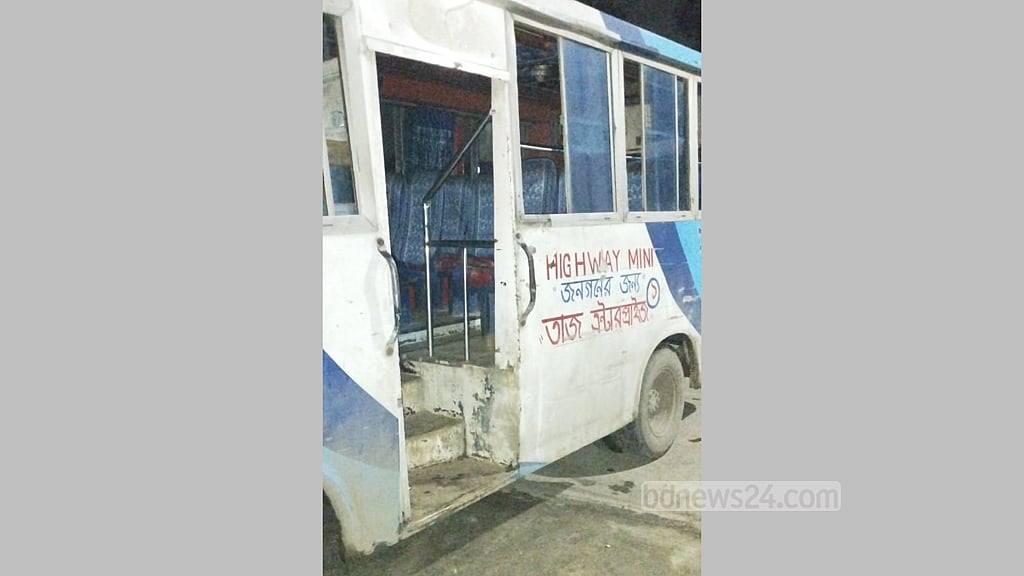 গাজীপুরে গাড়ি থেকে ‘ফেলে হত্যা’, কন্ডাক্টর আটক
