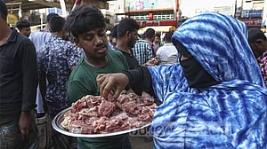 মাংস রাখার পাত্র পরিষ্কারের উপায়
