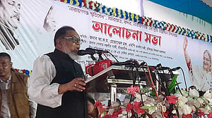 একটি দল পাকিস্তানকে ভুলতে পারছে না: নারায়ণগঞ্জে মুক্তিযুদ্ধ মন্ত্রী