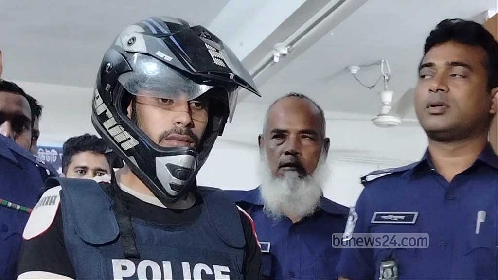 পটুয়াখালীতে নিখোঁজের ১৭ দিন পর খালে মিলল গলিত লাশ, আটক ২