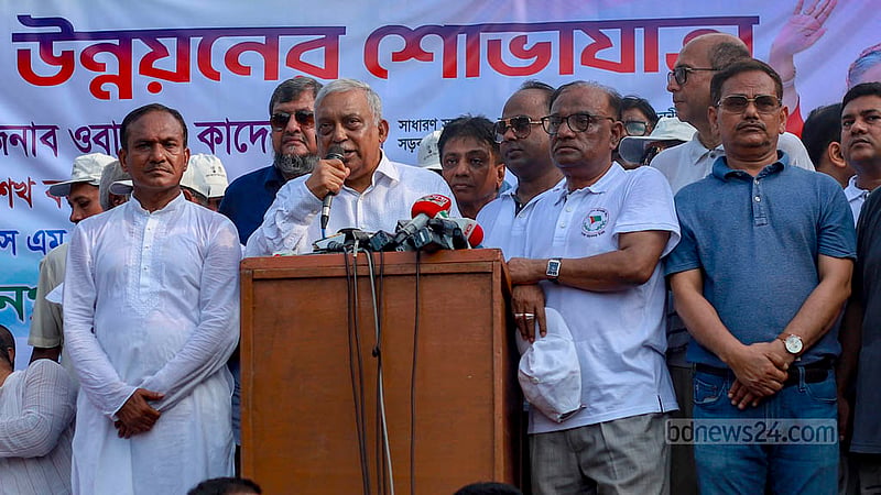 ঢাকার সাতরাস্তা মোড়ে বুধবার বিকালে শান্তি সমাবেশে বক্তব্য দেন স্বরাষ্ট্রমন্ত্রী আসাদুজ্জামান খান কামাল।&amp;nbsp;ছবি: তাওহীদুজ্জামান তপু
