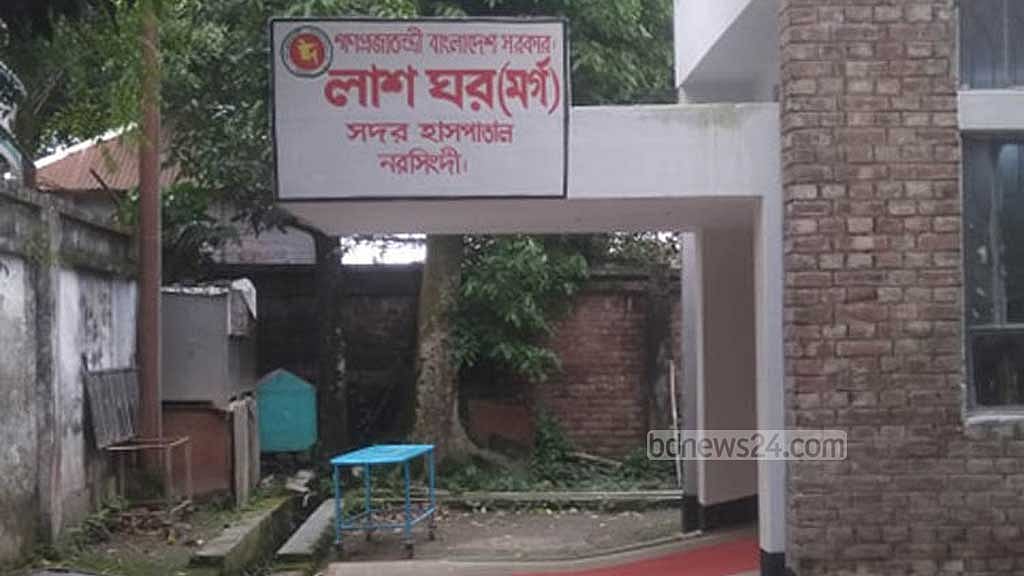 নরসিংদীতে চলন্ত বাস থেকে পড়ে হেলপারের মৃত্যু