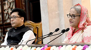 এক সময় আমরাও চাঁদে যাব, উড়োজাহাজ বানাব: শেখ হাসিনা