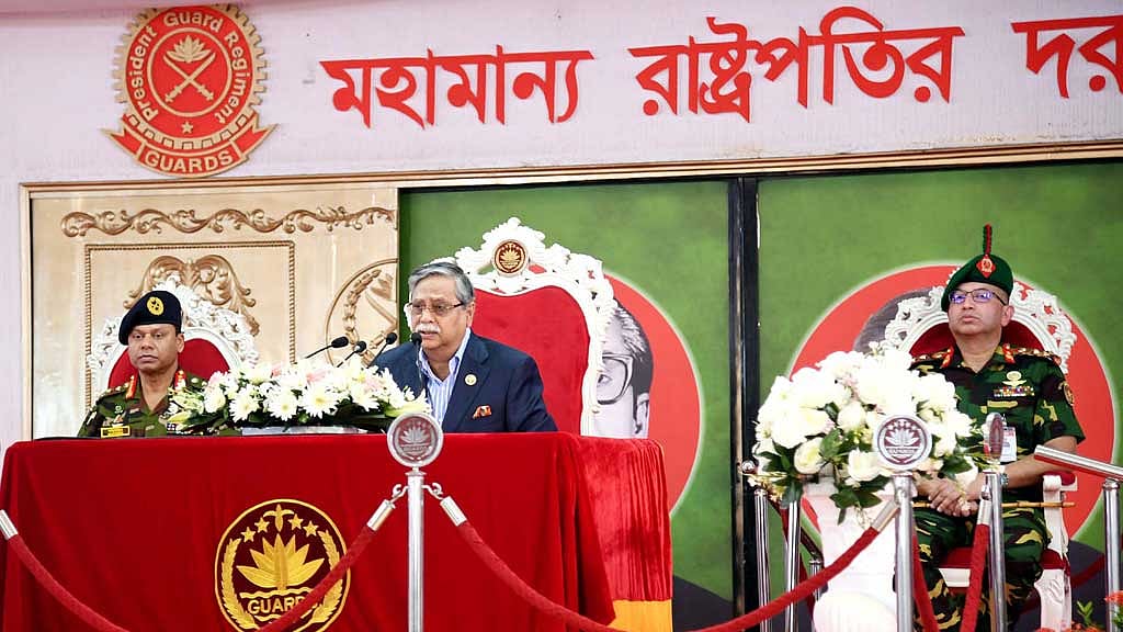 ভিভিআইপিদের জনসংযোগের বিষয়টিও খেয়াল রাখতে হবে: পিজিআরকে রাষ্ট্রপতি