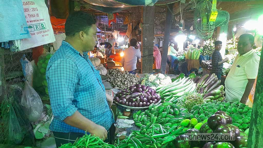 গাজীপুরে কাঁচামরিচের দাম কমে ৪০০ টাকা
