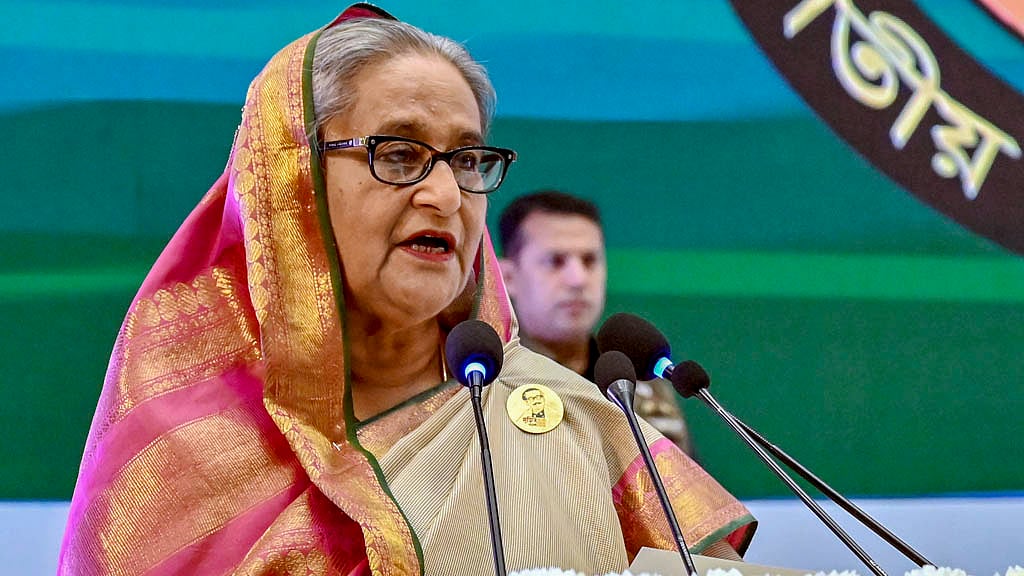 শুধু নিজেকে না, ভালোবাসতে হবে দেশকে: প্রধানমন্ত্রী
