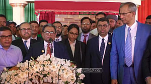 ২০-৩০ বছরের মধ্যে বাংলাদেশ হবে সিঙ্গাপুরের মত: প্রধান বিচারপতি