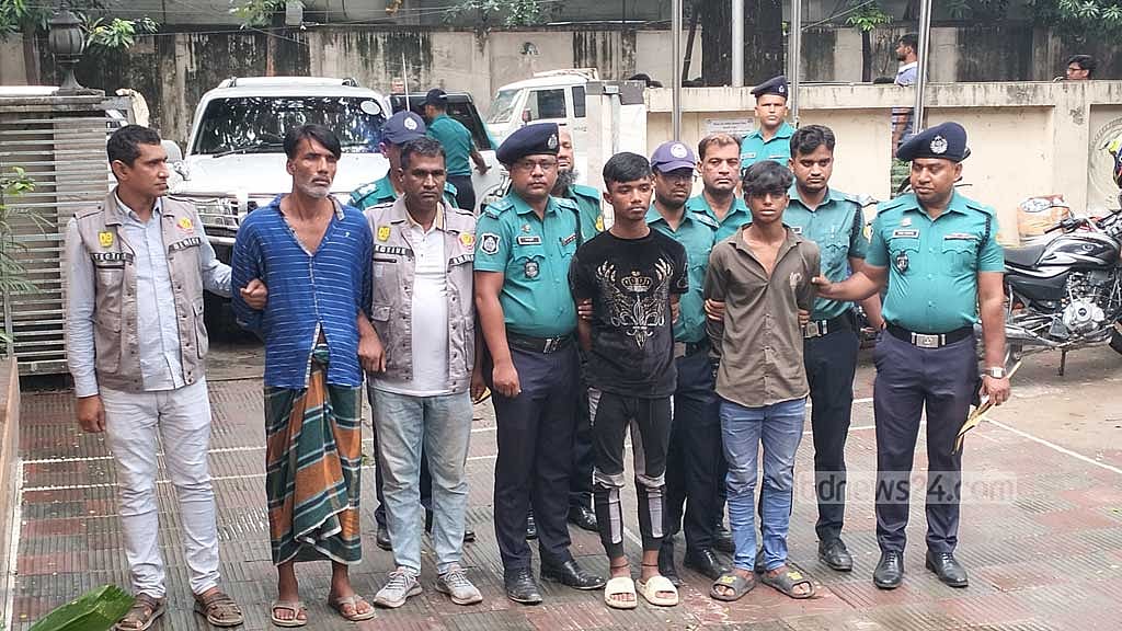 কনস্টেবল মনিরুজ্জামান হত্যা: আদালতে ৩ আসামির জবানবন্দি