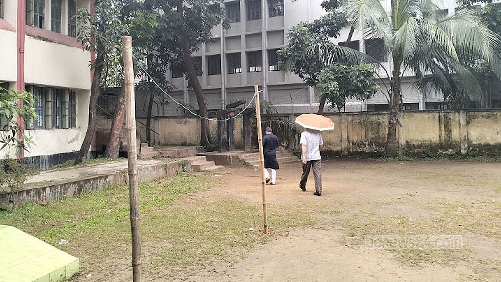 ভোটের সকালে হালকা বৃষ্টি, ইসির নজর সিসি ক্যামেরায়