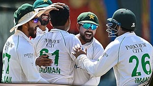 নোমানের ৭ উইকেটে পাকিস্তানের রেকর্ড গড়া জয়