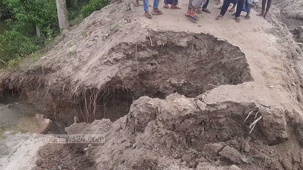 বাগেরহাটে ইটভাটার কারণে বেড়িবাঁধ ও স্লুইচ গেইট ঝুঁকিতে পড়ার অভিযোগ