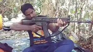 টেকনাফের গহীন পাহাড়ে ‘আরসার আস্তানা, টর্চার সেল’