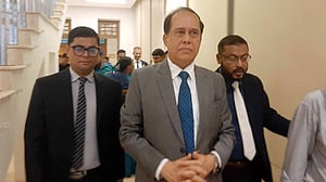 প্রধান বিচারপতির সঙ্গে বৈঠক করেছেন সিইসি