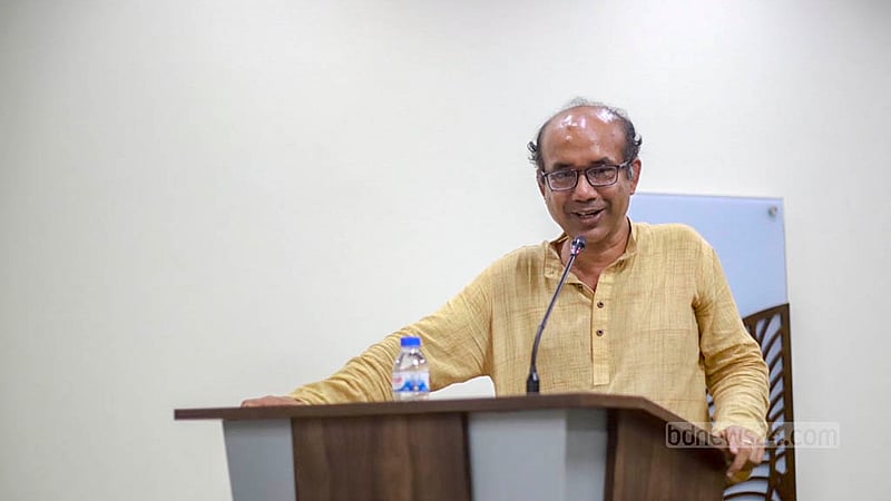 বেবী মওদুদের নবম প্রয়াণবার্ষিকীতে মঙ্গলবার আয়োজিত স্মরণানুষ্ঠানে গবেষক তপন বাগচী।&amp;nbsp;ছবি: তাওহীদুজ্জামান তপু