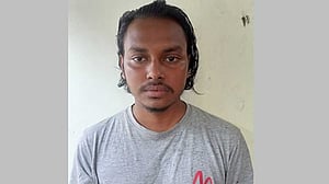 ভুয়া ই-কমার্স সাইট ও ফেইসবুক পেইজ খুলে প্রতারণা, একজন গ্রেপ্তার