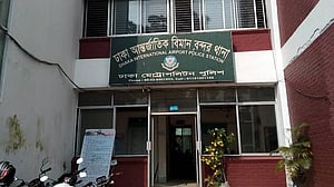 বিমানবন্দর সড়কে বাসের চাপায় দুই নারীর মৃত্যু