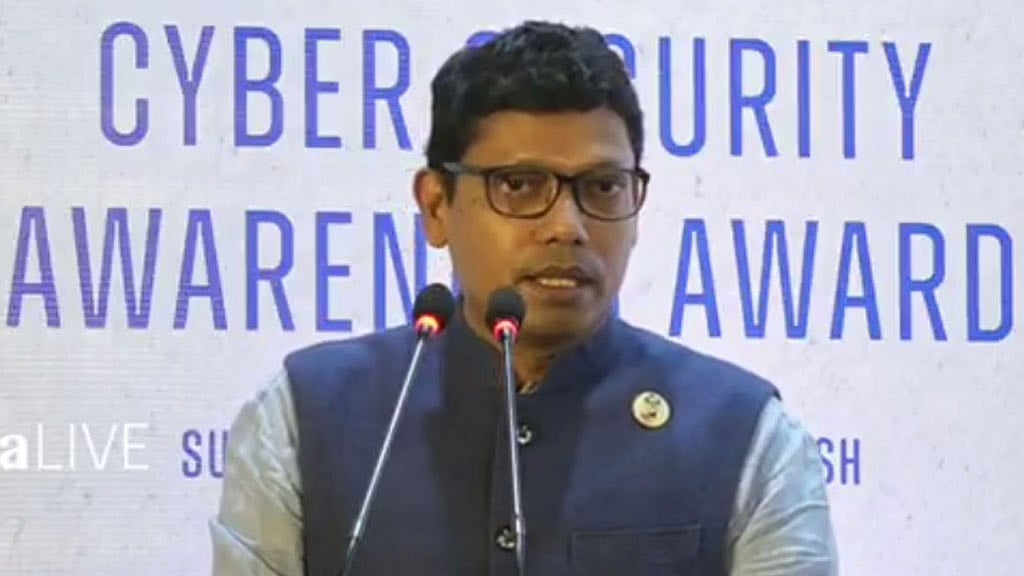 কারিগরি ত্রুটির কারণে তথ্য ফাঁস: পলক