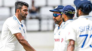শিবনারাইনের পর তেজনারাইন চন্দরপল, বাবা-ছেলে দুজনকেই আউট করলেন অশ্বিন