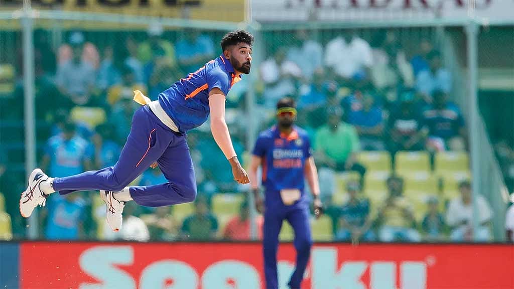ওয়েস্ট ইন্ডিজ থেকে দেশে ফিরলেন সিরাজ