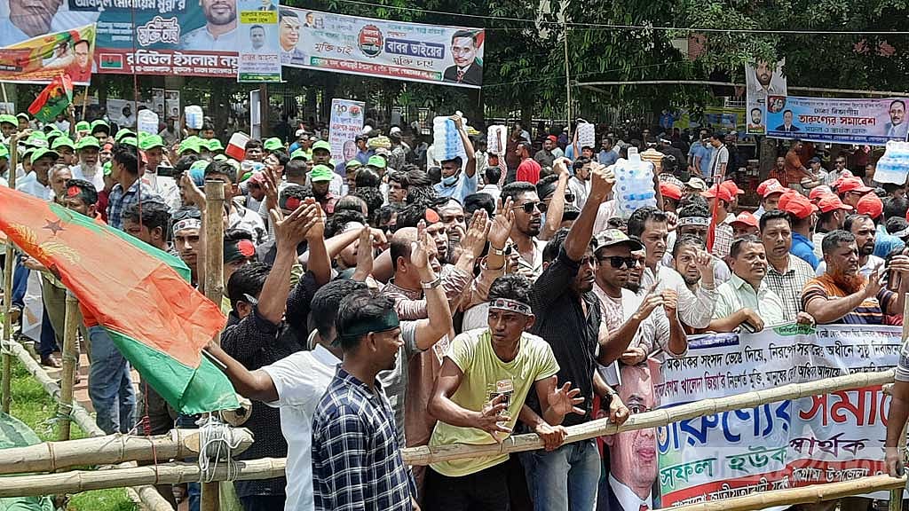 বিএনপির ‘তারুণ্যের সমাবেশ’: সোহরাওয়ার্দীতে মঞ্চ প্রস্তুত