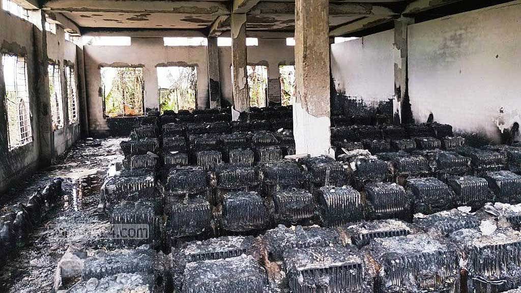 কুড়িগ্রামের সৌর বিদ্যুৎ প্রকল্পে ভয়াবহ আগুন