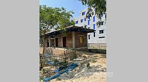 বাড়িঘরকে ক্ষেত দেখিয়ে অধিগ্রহণের অভিযোগ, ক্ষতির মুখে ভূমি মালিকরা