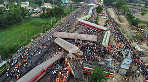 উড়িষ্যার ট্রেন দুর্ঘটনার কারণ ‘ত্রুটিপূর্ণ সিগন্যাল সংযোগ’