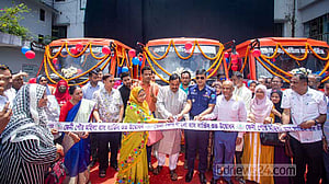 ফেনীতে নারীদের জন্য চালু হল বাস সার্ভিস