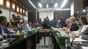 নির্বাচন কমিশনে ইইউ প্রতিনিধি দল