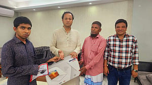 উপহারের ল্যাপটপ ঘিরে ইমনের স্বপ্ন