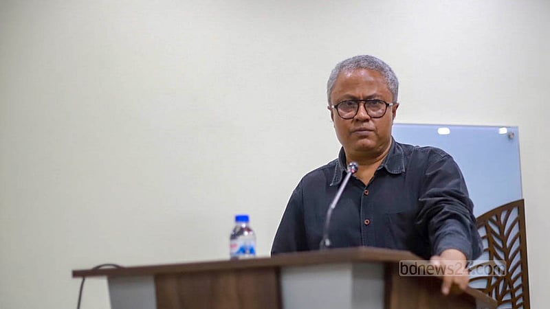 প্রয়াত লেখক, সাংবাদিক ও সমাজকর্মী বেবী মওদুদের নবম প্রয়াণবার্ষিকীতে মঙ্গলবার বাংলা একাডেমির কবি শামসুর রাহমান সেমিনার কক্ষে আয়োজিত স্মরণসভায় সুভাষ সিংহ রায়।&amp;nbsp;ছবি: তাওহীদুজ্জামান তপু