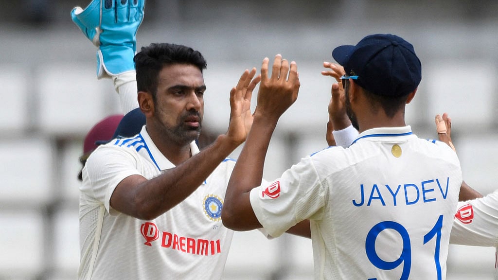 যেখানে ওয়ার্নকে ছাড়িয়ে অশ্বিন