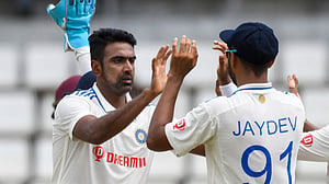 যেখানে ওয়ার্নকে ছাড়িয়ে অশ্বিন