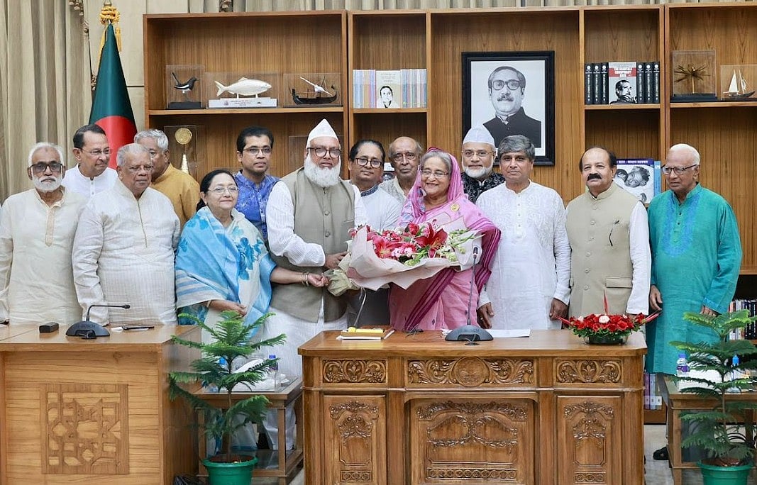 চাপে আপস না করে জোট বেঁধেই ভোট, সিদ্ধান্ত ১৪ দলে