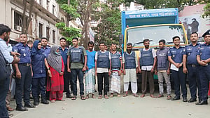 পোশাক কারখানায় ডাকাতি, গ্রেপ্তার ৮